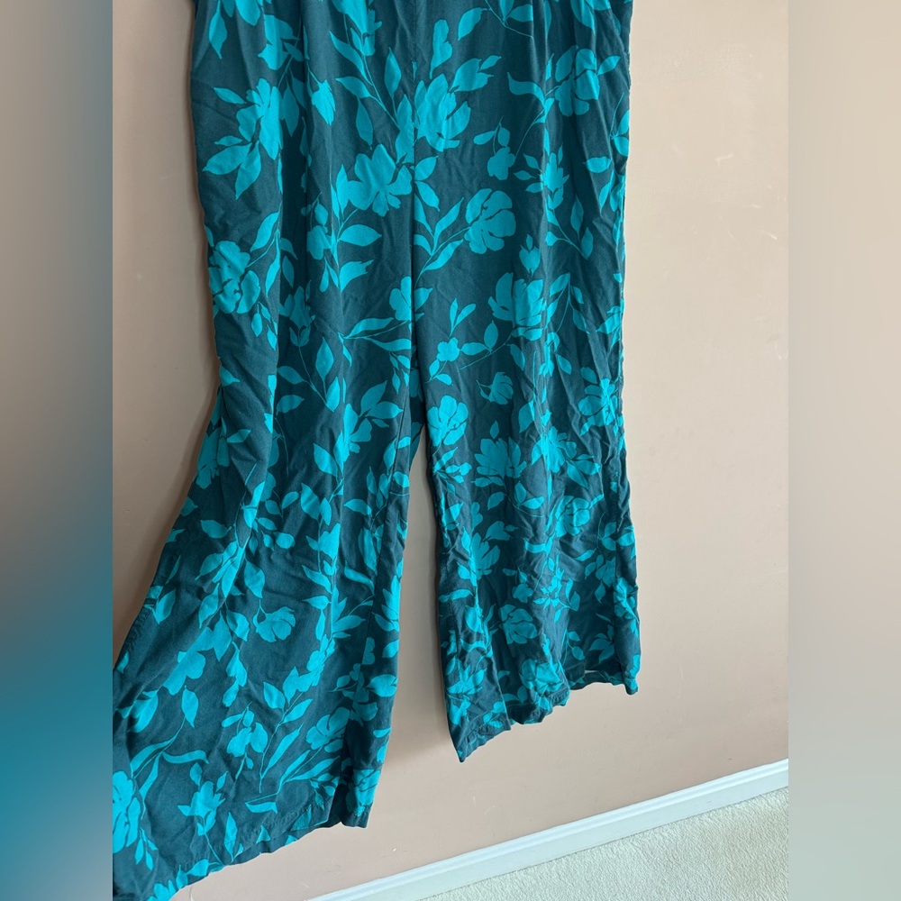 Torrid High-Rise Pull-On Challis Wide Leg Pant - Picture 2 of 11